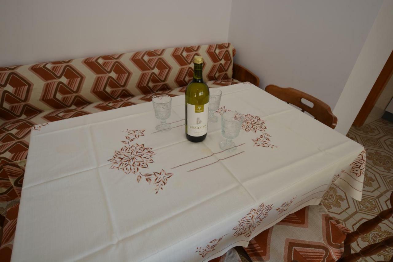 Apartment Nadica *